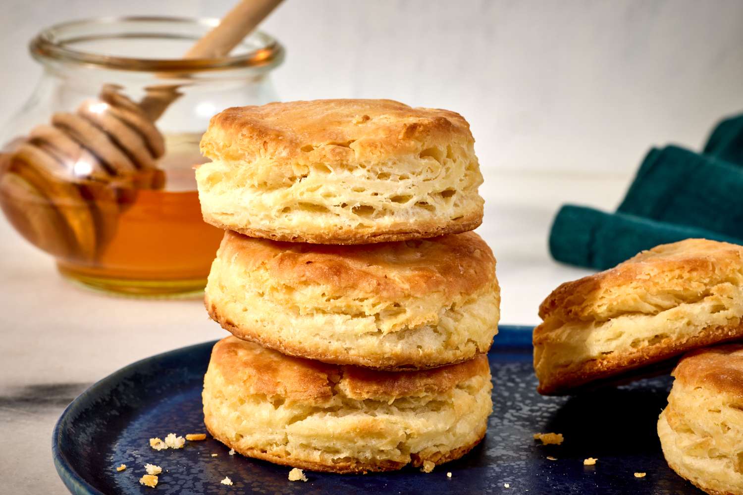 Bake Perfect Southern Buttermilk Biscuits: Tips for Rise & Flakiness